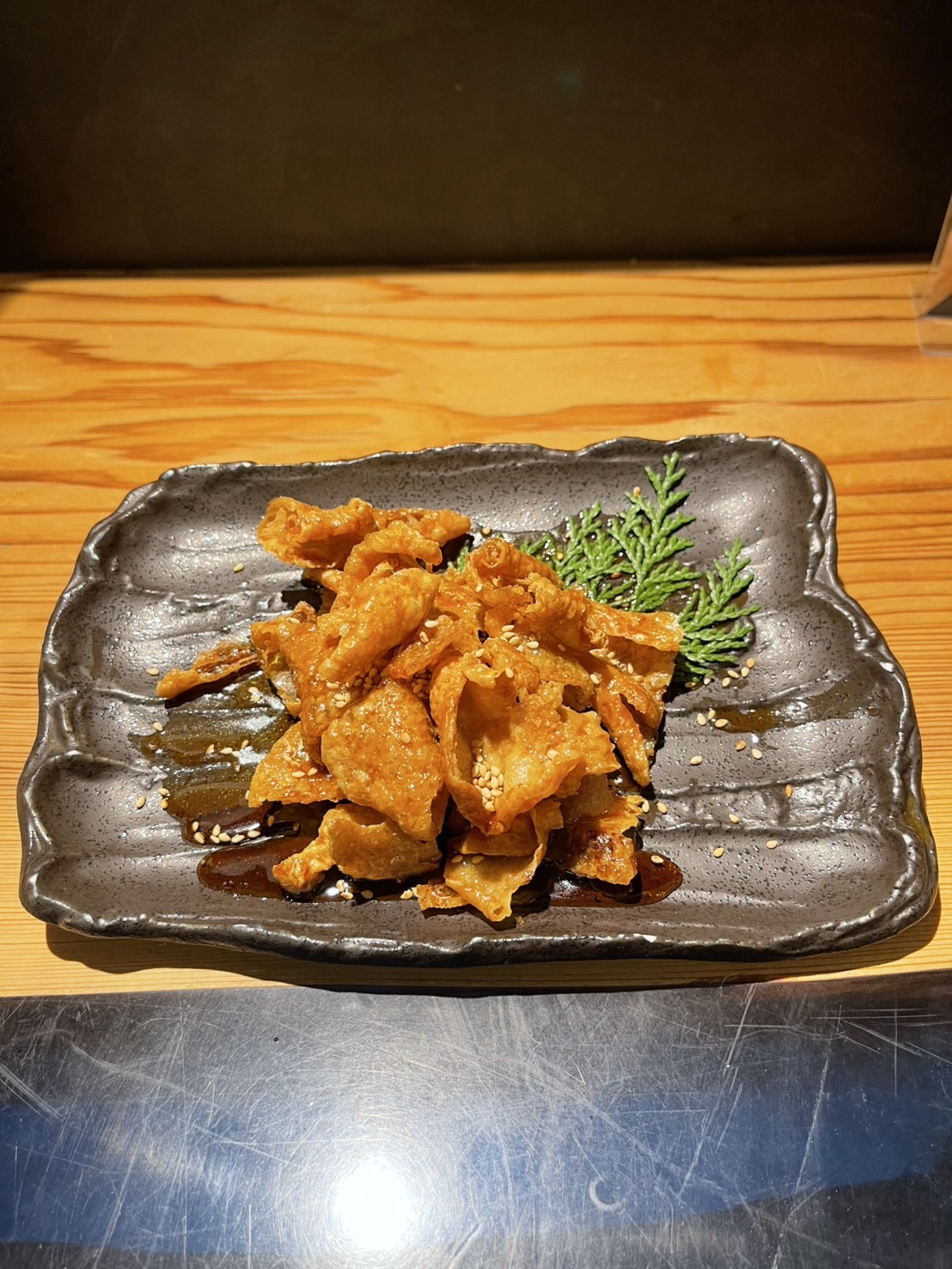 鳥皮チップ / Crispy chicken skin chips